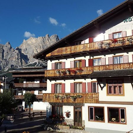 Hotel Bellaria - Кортина-д'Ампеццо Экстерьер фото