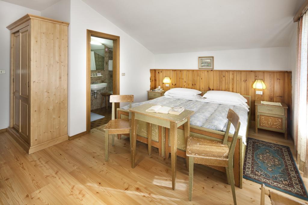 Hotel Bellaria - Кортина-д'Ампеццо Номер фото