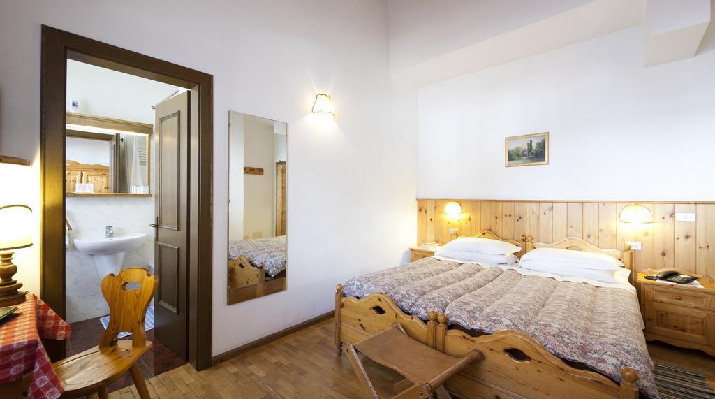 Hotel Bellaria - Кортина-д'Ампеццо Номер фото